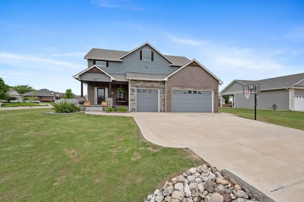 8827 N Red Cedar Ln, Park City, KS 67147