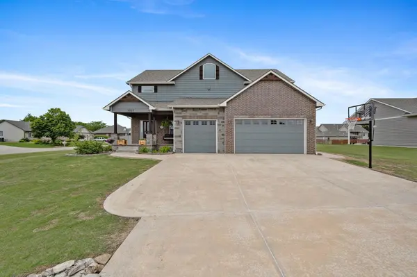 8827 N Red Cedar Ln, Park City, KS 67147