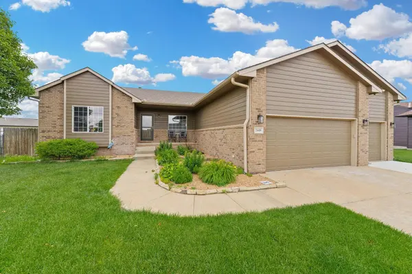 2449 E Dory Ct, Goddard, KS 67052