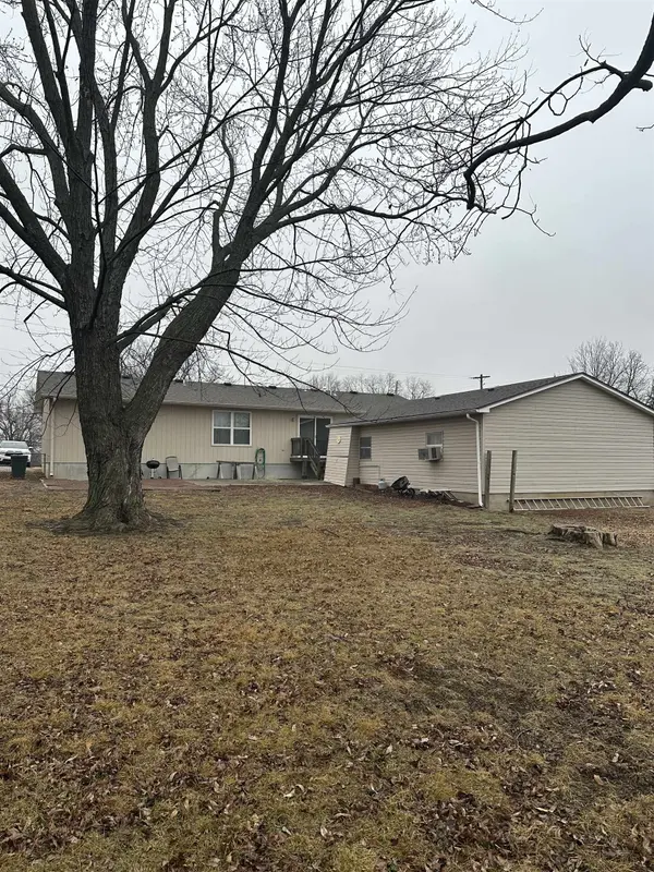 715 S Grove, Yates Center, KS 66783
