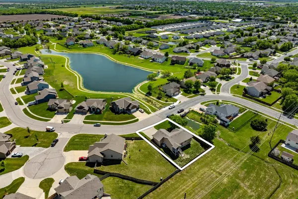 2010 S Cranbrook St, Wichita, KS 67207