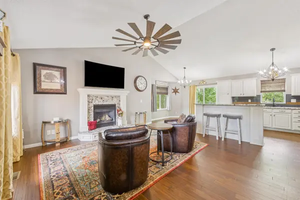 6401 W Clear Meadow St, Wichita, KS 67205