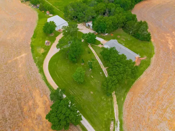 875 S Geuda Springs Rd, Geuda Springs, KS 67051