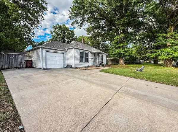 3426 E Countryside Plz,  Wichita,  KS 67218