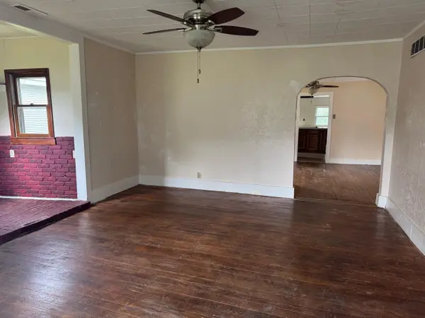 414 East Ave S, Lyons, KS 67554