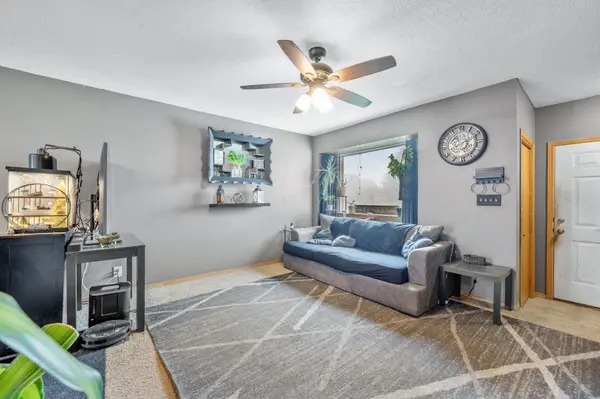804 W Longview Ct, Valley Center, KS 67147