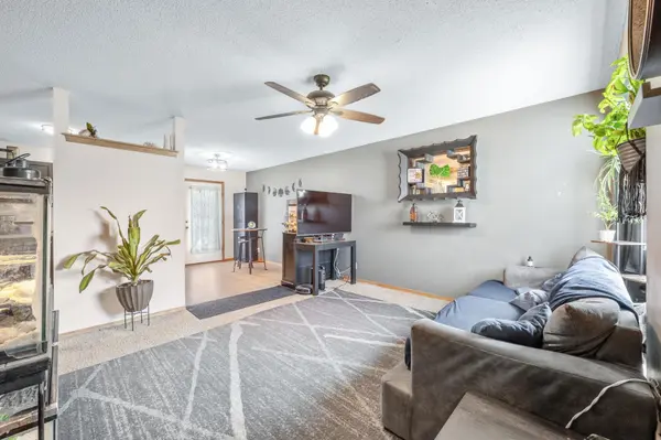 804 W Longview Ct, Valley Center, KS 67147