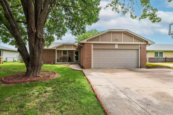 4540 Woodlow Dr,  Bel Aire,  KS 67220