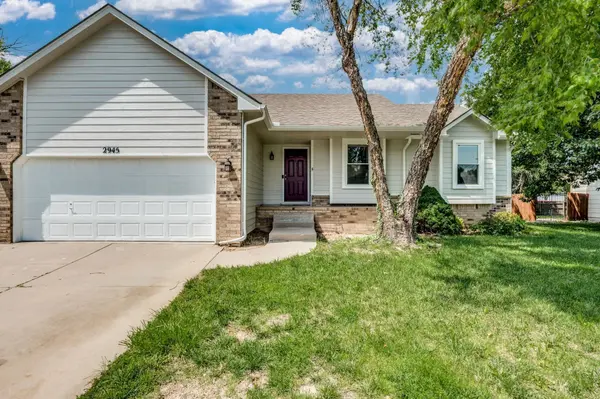 2945 N Parkwood Ct, Wichita, KS 67220