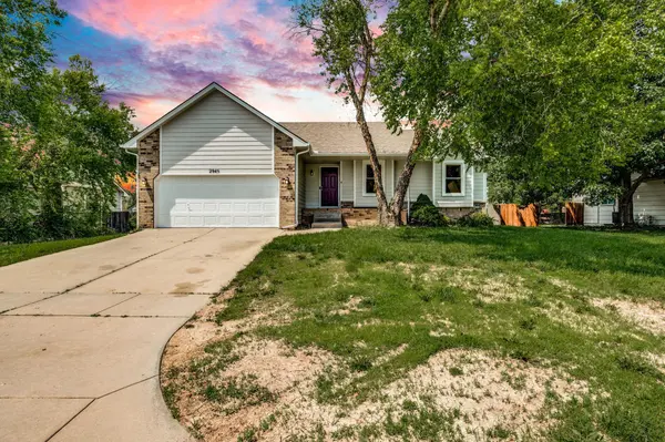 2945 N Parkwood Ct, Wichita, KS 67220
