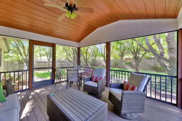 733 S James, Maize, KS 67101