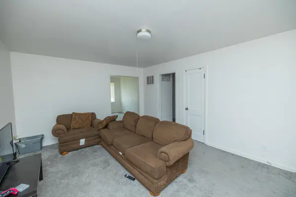 732 S Hunter, Wichita, KS 67207