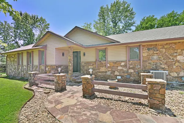 7 N Hopper Ct, Goddard, KS 67052