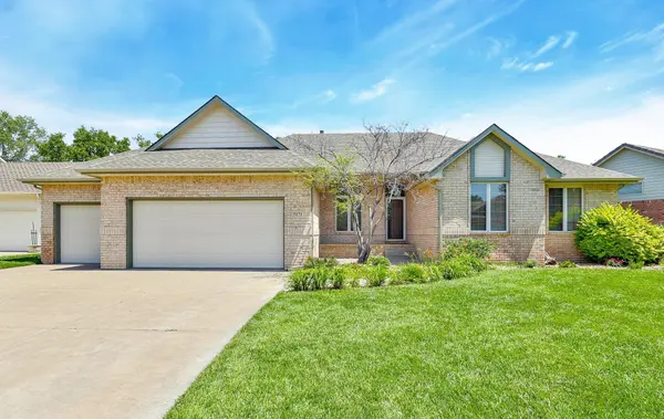 5171 N Harborside Ct, Wichita, KS 67204