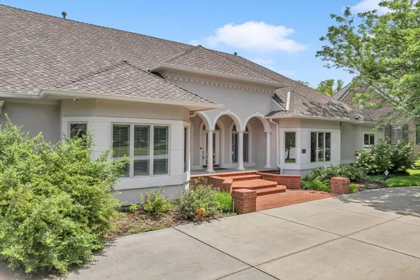 8109 W Meadow Pass Court, Wichita, KS 67205