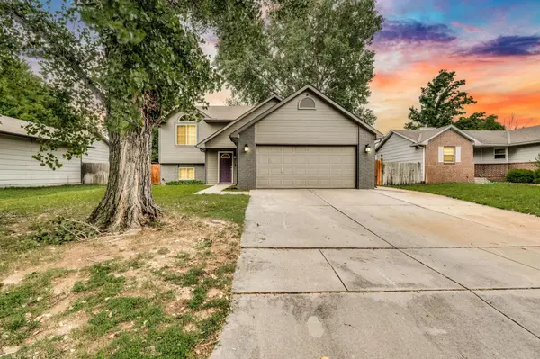 1307 Spring Cir, Haysville, KS 67060