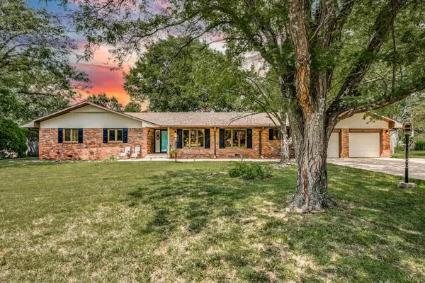 1010 Delmar Dr, El Dorado, KS 67042