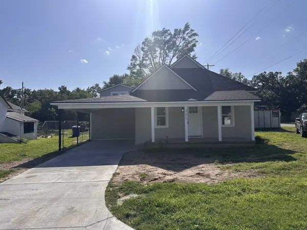 201 S 2nd St, Clearwater, KS 67026