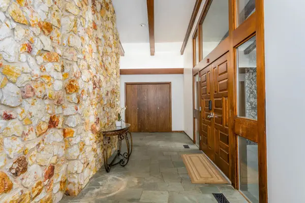 1500 Terrace Dr, Newton, KS 67114