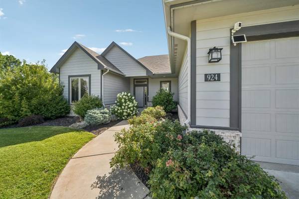 924 E Chukker Ln, Haysville, KS 67060