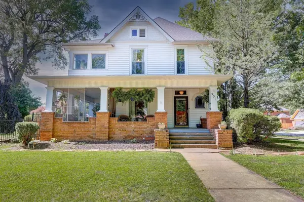 501 E 11th Ave, Winfield, KS 67156