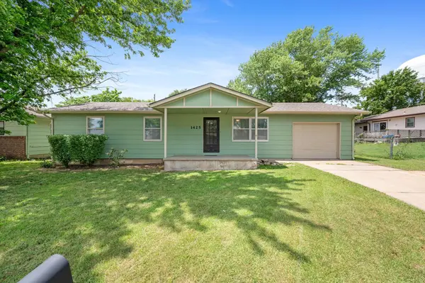1425 Spencer Dr,  Augusta,  KS 67010