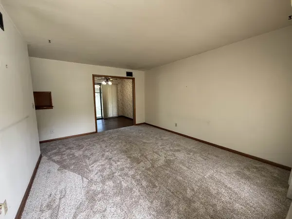 415 W Spring Dr., Haysville, KS 67060