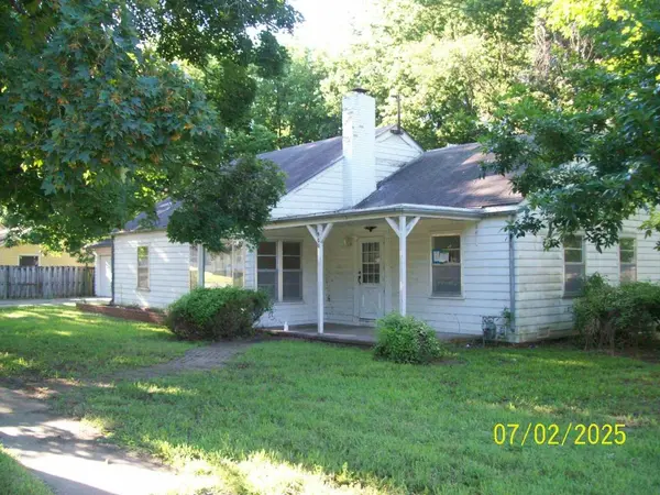 900 Adams St, Fredonia, KS 66736