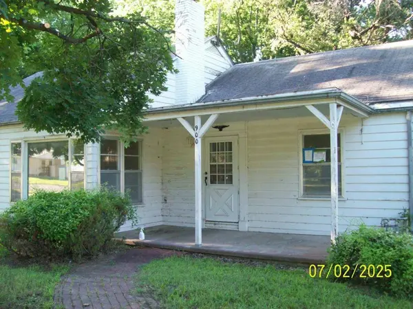 900 Adams St, Fredonia, KS 66736