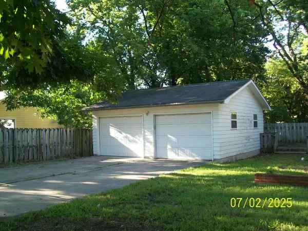 900 Adams St, Fredonia, KS 66736