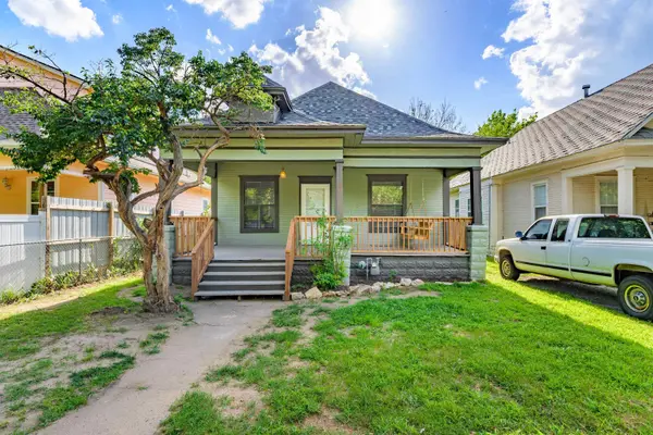 2011 N Wellington Pl, Wichita, KS 67203