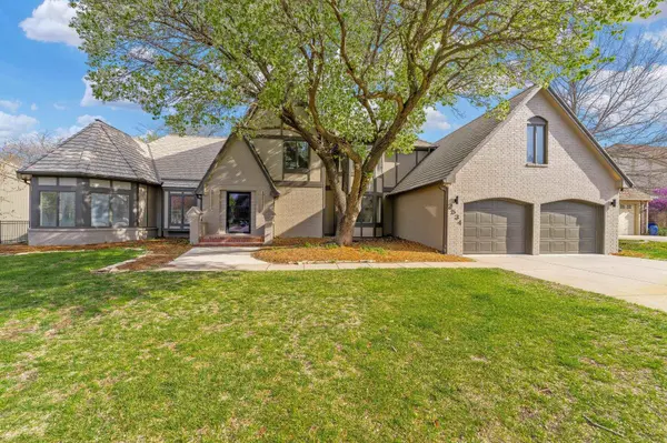 2534 N Greenleaf Ct, Wichita, KS 67226