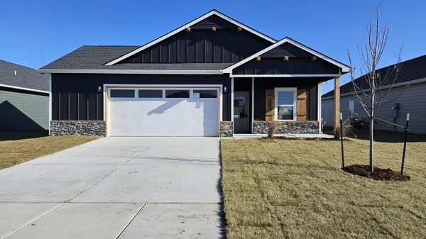 1506 N Sedgwick St, Garden Plain, KS 67050