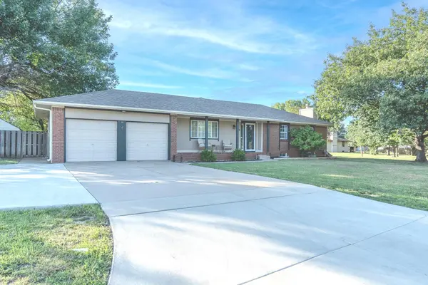 202 W Berlin Dr,  Rose Hill,  KS 67133