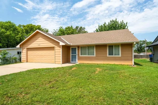 745 N Woodlawn Blvd, Derby, KS 67037