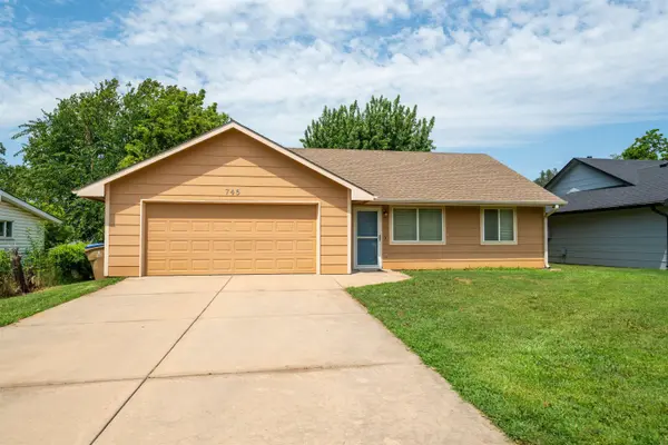 745 N Woodlawn Blvd,  Derby,  KS 67037