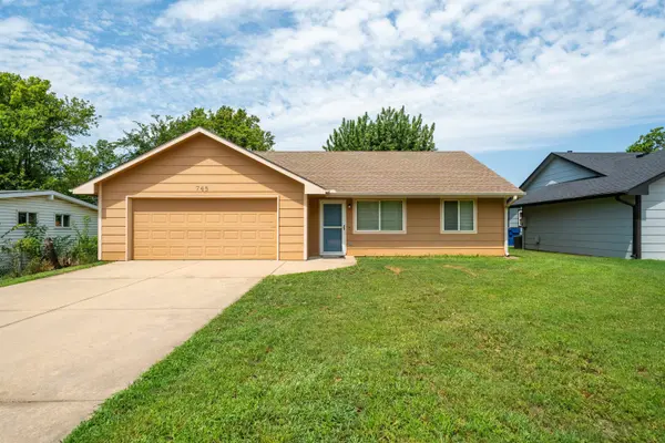 745 N Woodlawn Blvd, Derby, KS 67037
