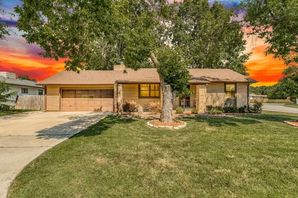 1034 S Dalton Dr, Wichita, KS 67207