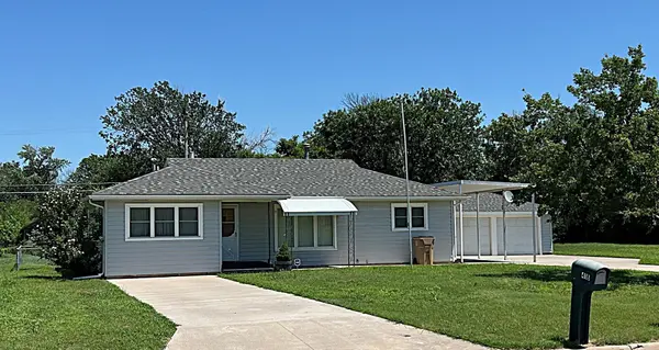 418 S Lorraine, Hutchinson, KS 67501