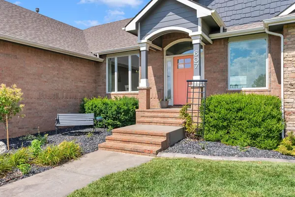 607 S Reece Rd, Goddard, KS 67052