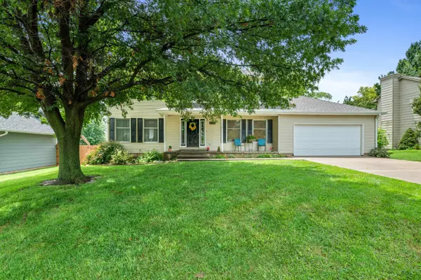 609 E 33rd, Winfield, KS 67156