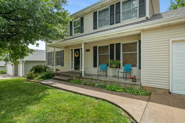 609 E 33rd, Winfield, KS 67156