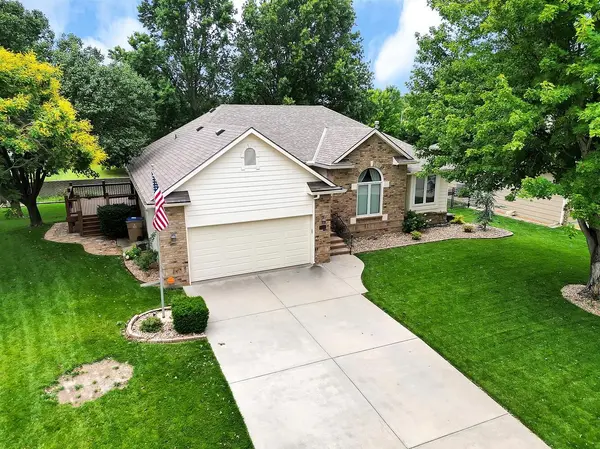 1332 N Broadmoor St, Derby, KS 67037