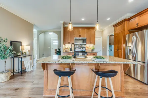 1642 E Bearhill Rd, Valley Center, KS 67147