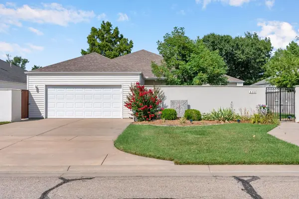 838 N Glenmoor Dr, Wichita, KS 67206