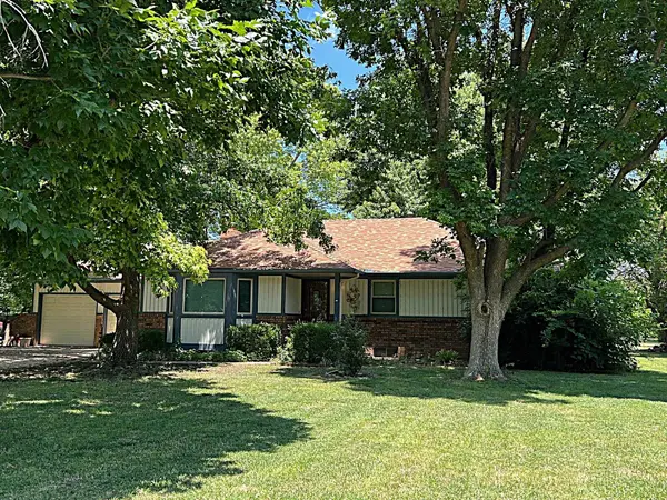 500 W Ness, Valley Center, KS 67147