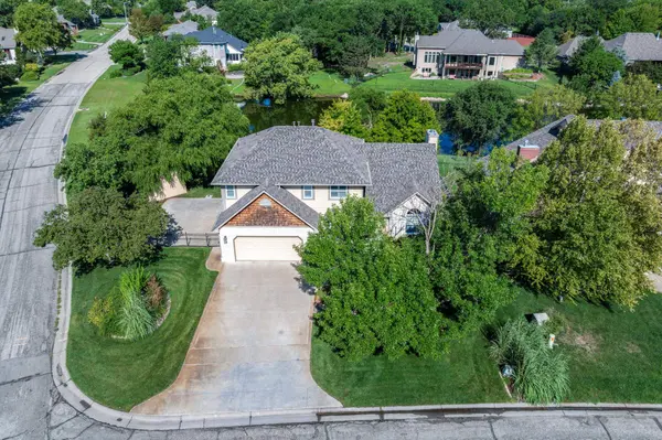 831 S Spring Hollow Dr, Wichita, KS 67230