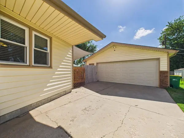 219 N McComas St, Wichita, KS 67203