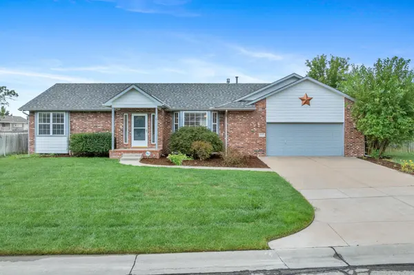 10913 E Longlake St, Wichita, KS 67207