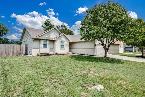 15216 E Sharon St, Wichita, KS 67230